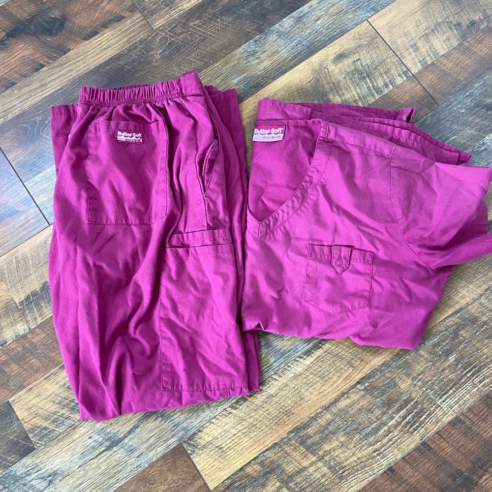 Uniform Advantage ButterSoft scrub set - Magenta